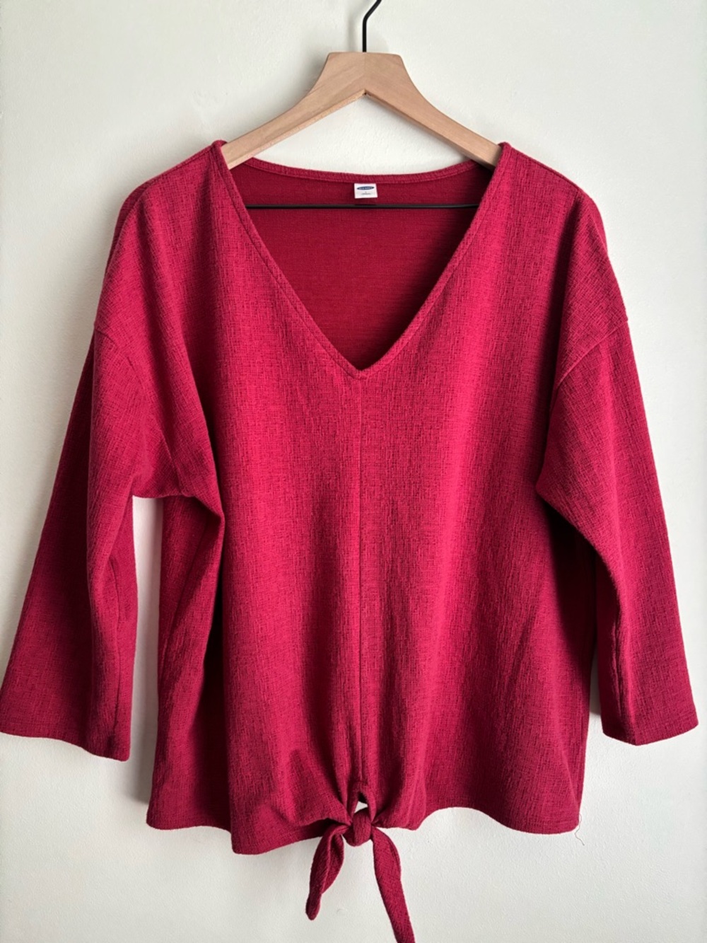 Old Navy Textured Knit Tie Front Top V Neck Large 3/4 Sleeve Red Casual Boho